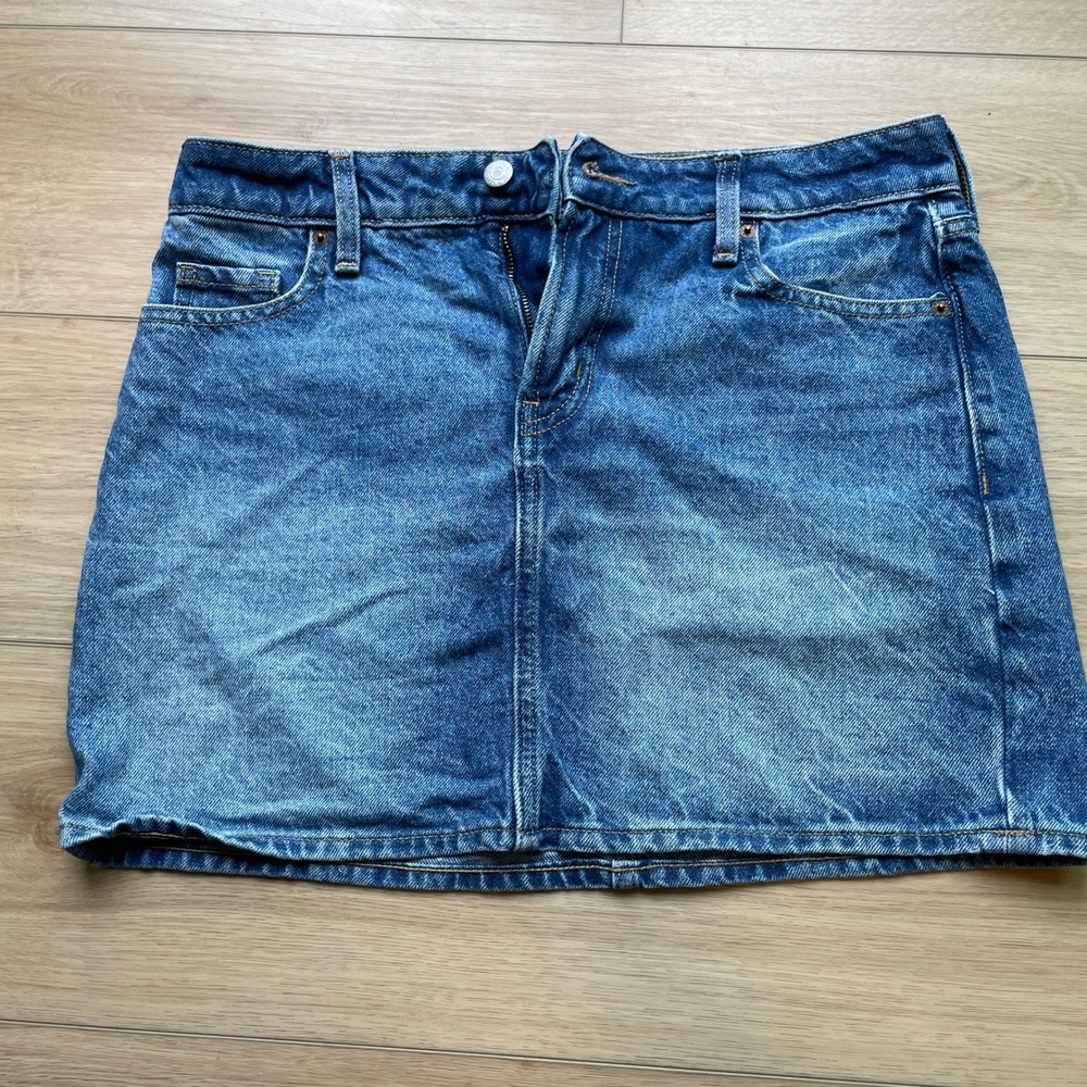 Lot of 5 Old Navy and Gap Denim Shorts and Mini Skirt Size 6 Medium Light White - Picture 2 of 16